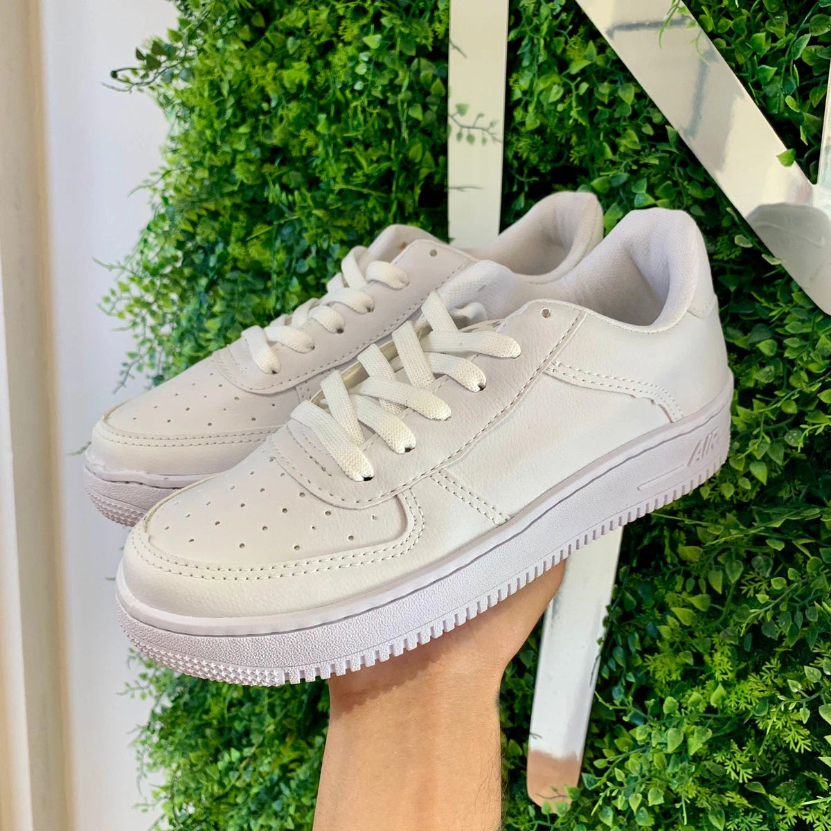Tênis Force Classic Sneaker – Branco, Casual e Estiloso | UnicStep