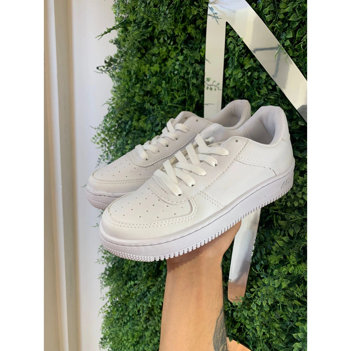 Tênis Force Classic Sneaker – Branco, Casual e Estiloso | UnicStep