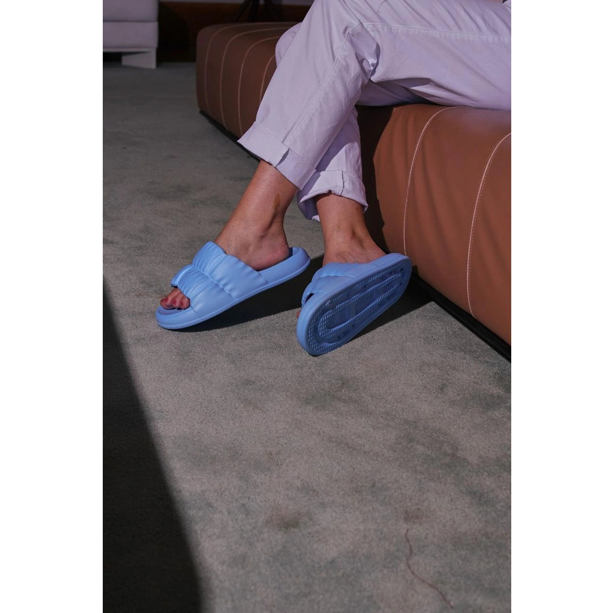 Chinelo Nuvem Slide Feminino – Leve, Ergonômico e Antiderrapante