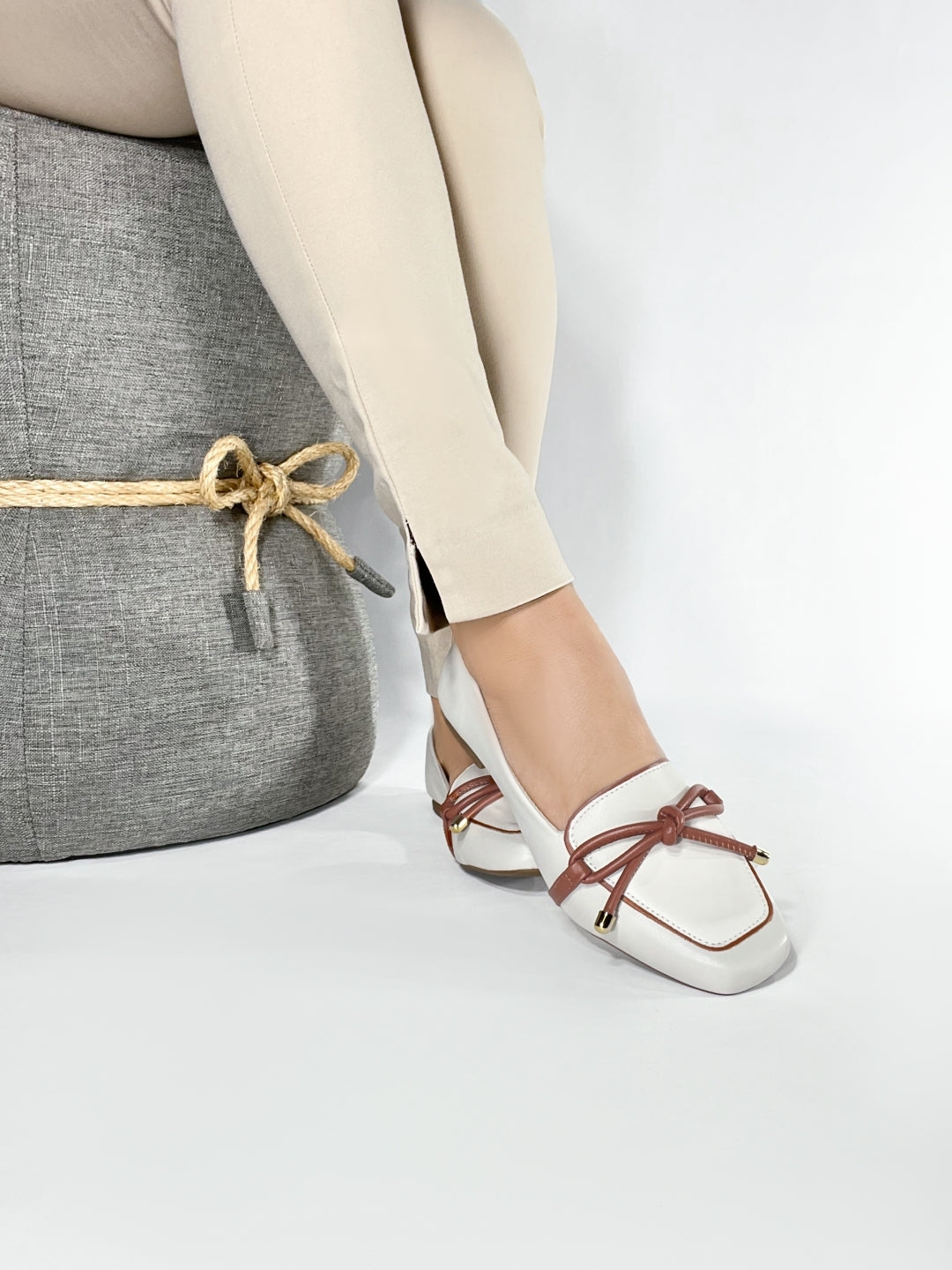 Mocassim Feminino Rasteiro – Conforto, Estilo e Elegância em Cada Passo