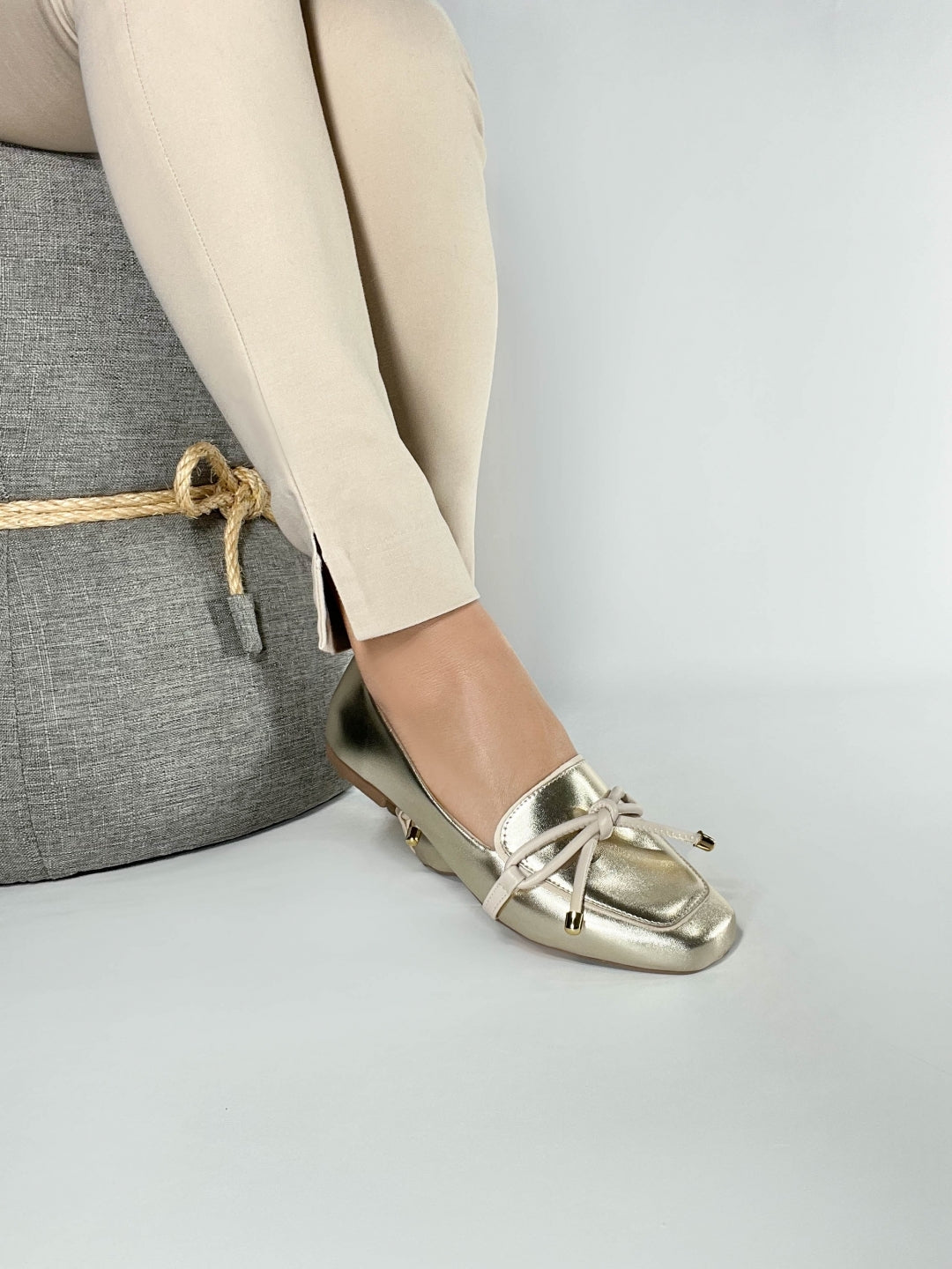Mocassim Feminino Rasteiro – Conforto, Estilo e Elegância em Cada Passo