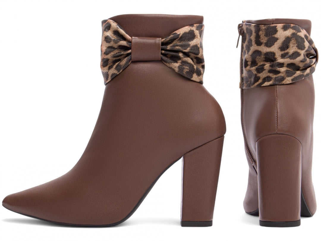 Bota Cano Curto Bico Fino com Laço Decorativo e Salto Alto