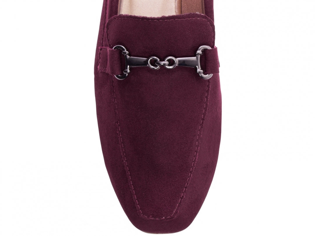 Mocassim Feminino Camurça Marsala – Conforto, Estilo e Elegância no Dia a Dia