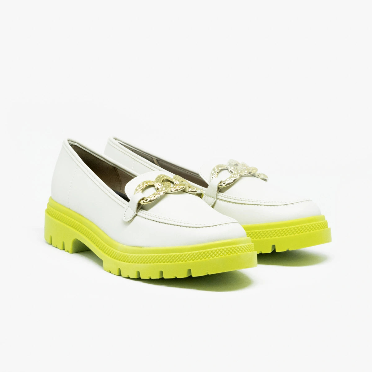 Mocassim Tratorado Moleca – Estilo e Conforto com Solado Robusto | UnicStep