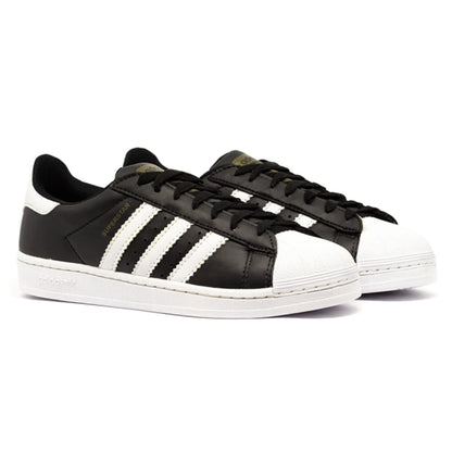 Tênis Adidas Superstar – Ícone Clássico e Atemporal