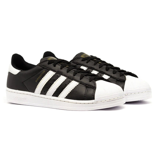 Tênis Adidas Superstar – Ícone Clássico e Atemporal