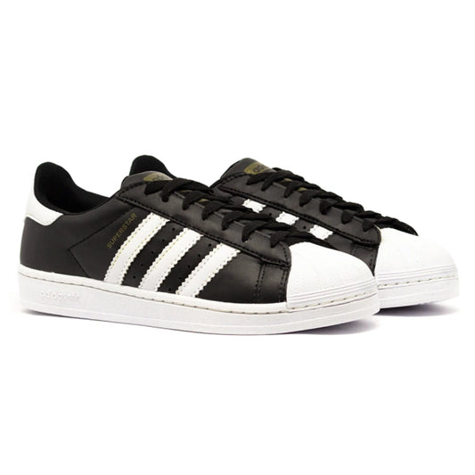 Tênis Adidas Superstar – Ícone Clássico e Atemporal