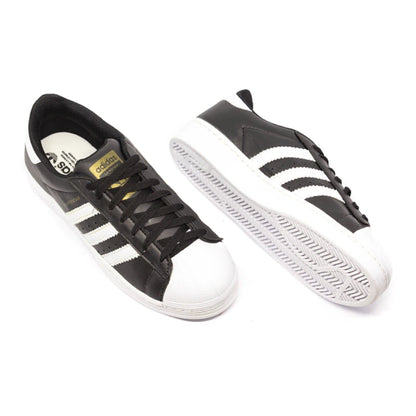 Tênis Adidas Superstar – Ícone Clássico e Atemporal