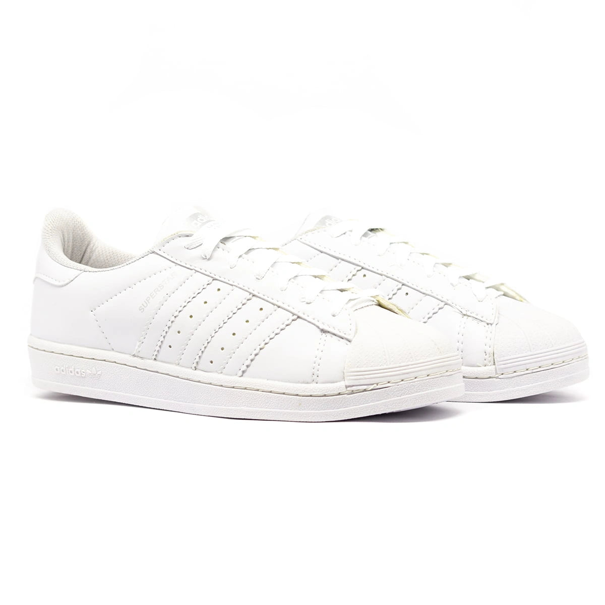 Tênis Adidas Superstar – Ícone Clássico e Atemporal