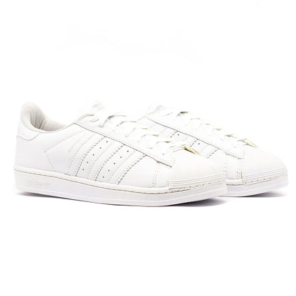 Tênis Adidas Superstar – Ícone Clássico e Atemporal
