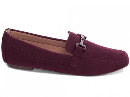 Mocassim Feminino em Camurça – Elegância, Conforto e Versatilidade