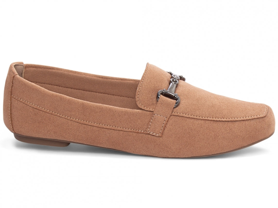 Mocassim Feminino em Camurça – Elegância, Conforto e Versatilidade