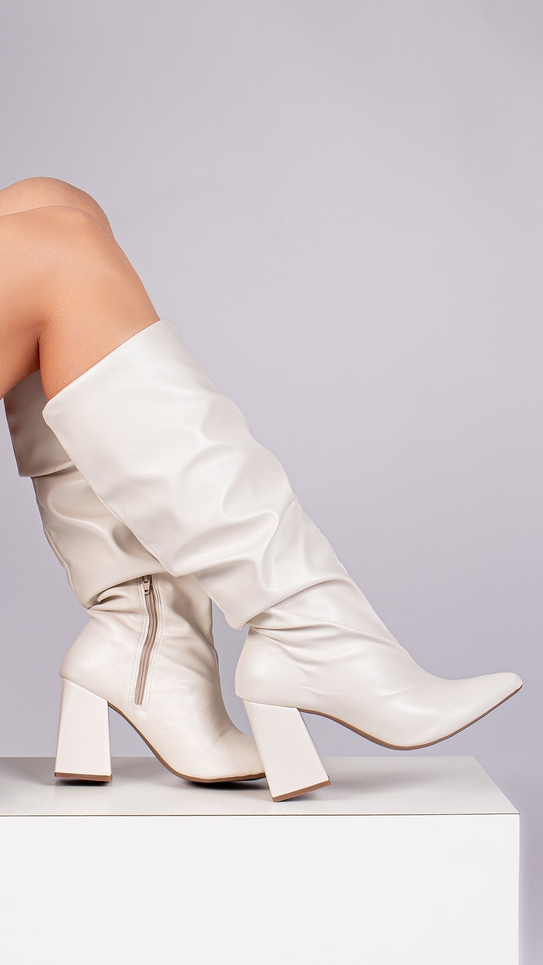 Bota Feminina Cano Alto Franzida Confortável Elegante