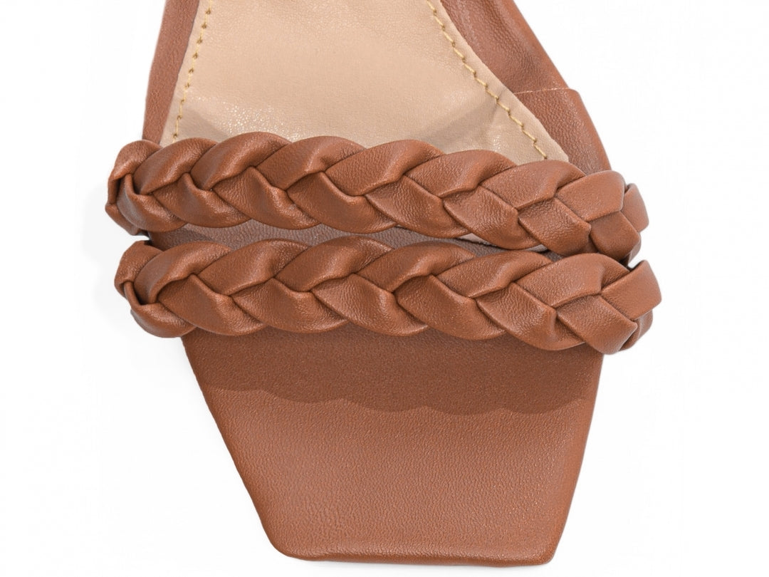 Sandália Feminina Salto Grosso Trançada – Elegância e Conforto Diário