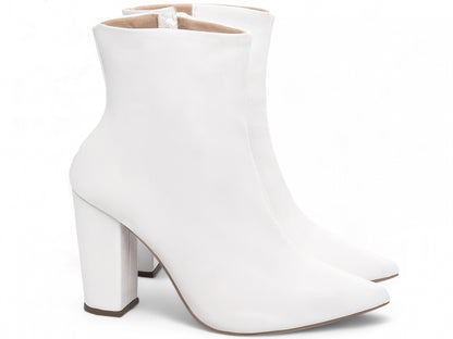 Bota Feminina Cano Curto Salto Alto – Elegância e Conforto no Dia a Dia