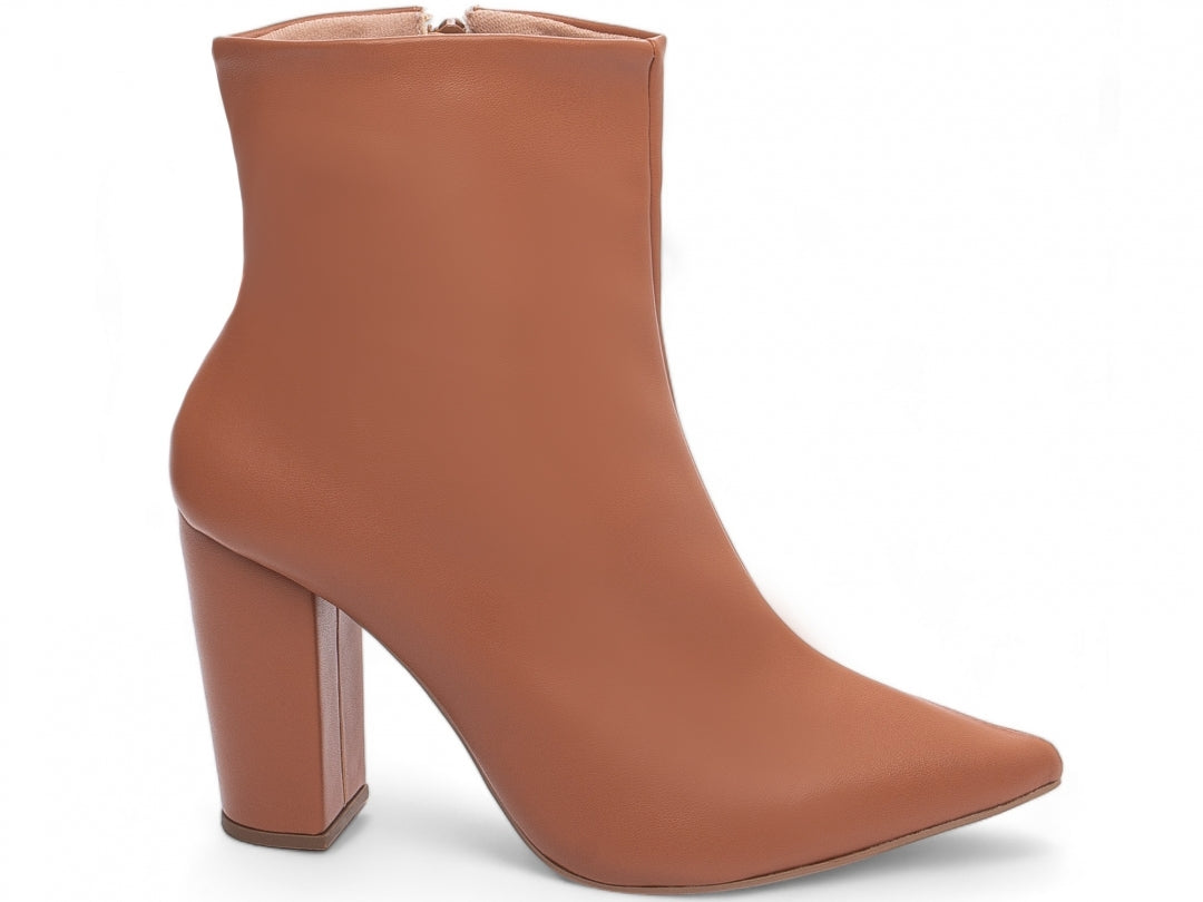 Bota Feminina Cano Curto Salto Alto – Elegância e Conforto no Dia a Dia