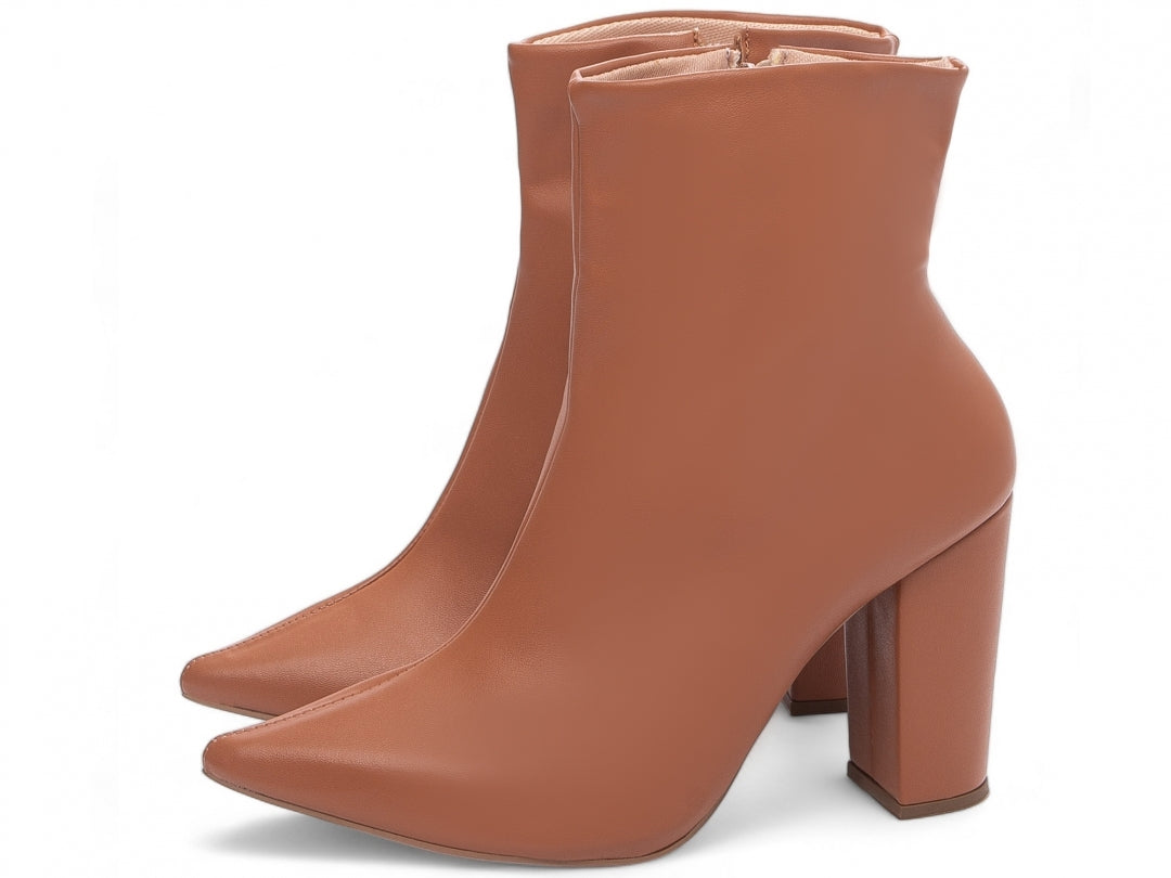 Bota Feminina Cano Curto Salto Alto – Elegância e Conforto no Dia a Dia