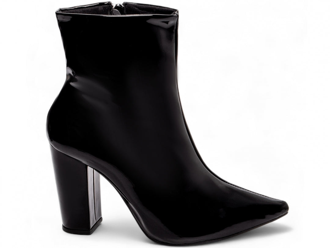 Bota Feminina Cano Curto Salto Alto – Elegância e Conforto no Dia a Dia