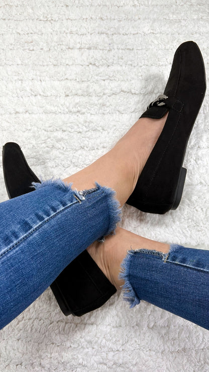 Mocassim Feminino Camurça Preto – Conforto, Estilo e Sofisticação
