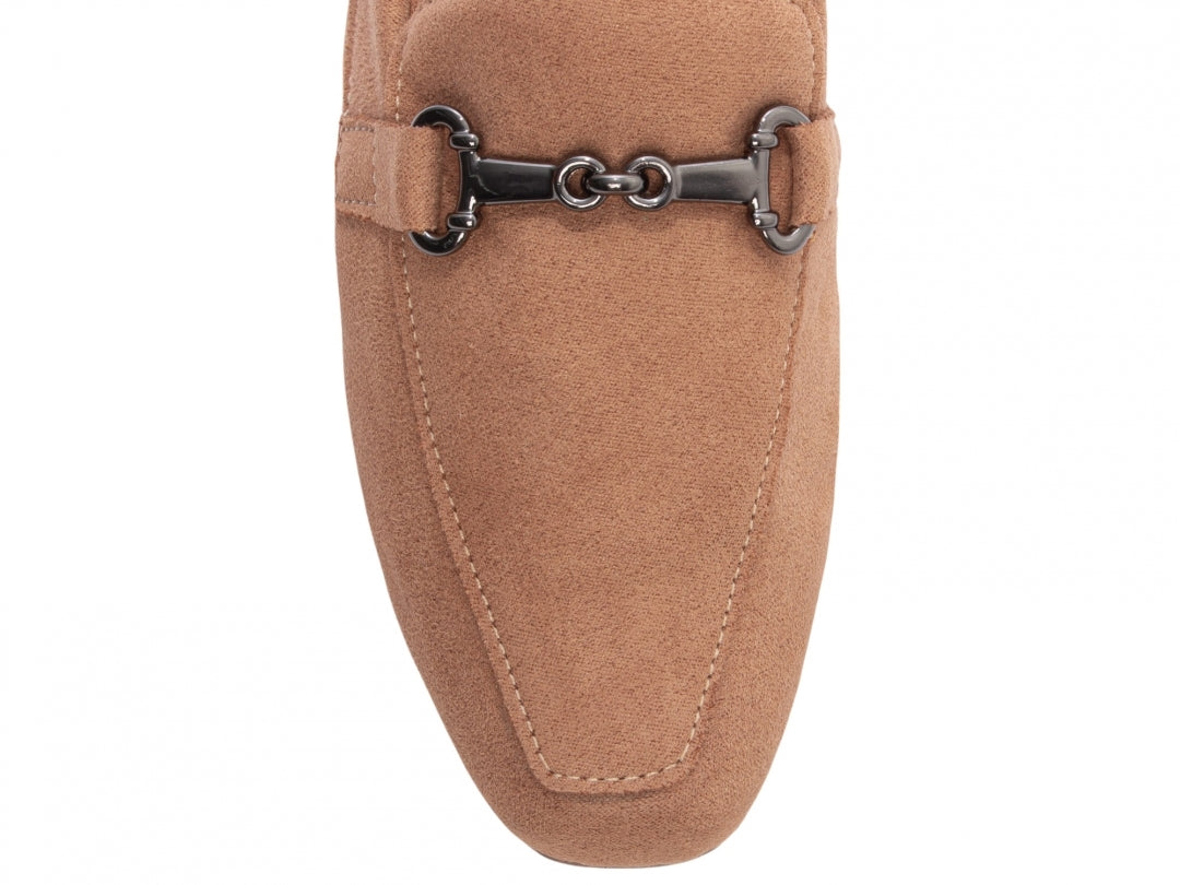 Mocassim Feminino em Camurça – Elegância, Conforto e Versatilidade