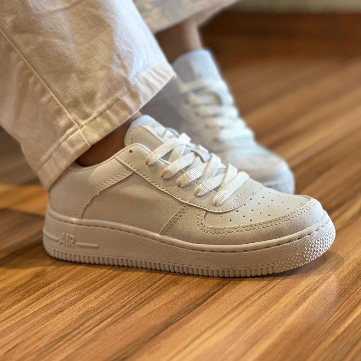 Tênis Force Classic Sneaker – Branco, Casual e Estiloso | UnicStep